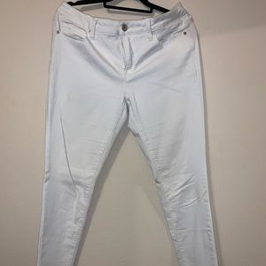 Skinny white pants.